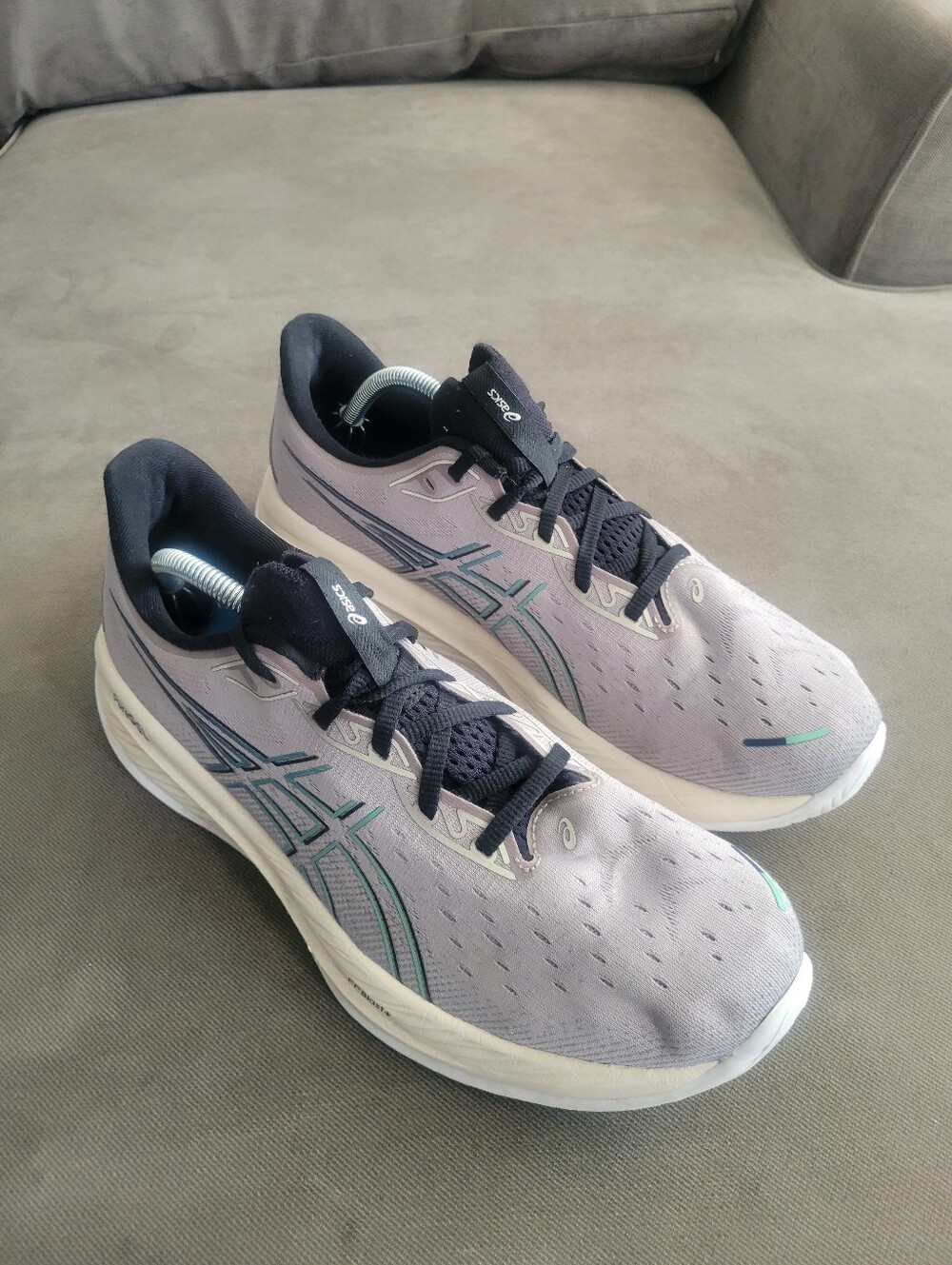 Size 11.5 Men's ASICS GEL-Cumulus 26 Running Shoes 1011B792-250 Moonrock